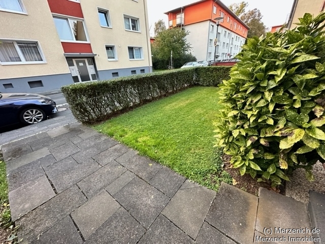 GUT VERMIETETES DACHGESCHOSS-APPARTEMENT: GRENZE RIEHL UND NIPPES!!!!