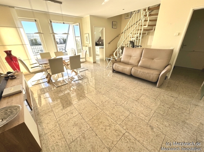 3-ZIMMER-PENTHOUSE-LUXUS-MAISONETTE MIT SÜD-TERRASSE IM RUHIGEN HERZEN VON KÖLN-SÜLZ