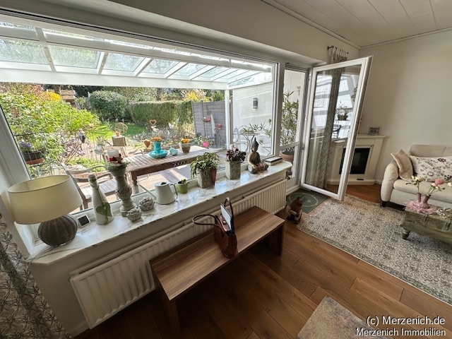 Leverkusen-Opladen: Helle 2-Zimmerwohnung mit eigenem Gartenparadies